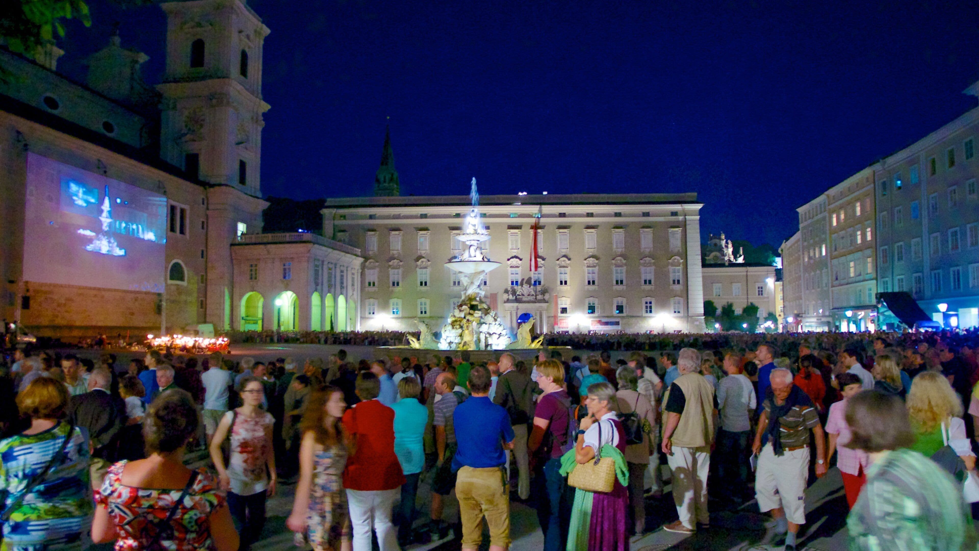 Residenzplatz joka esittää esittävä taide, yöelämä ja lähde