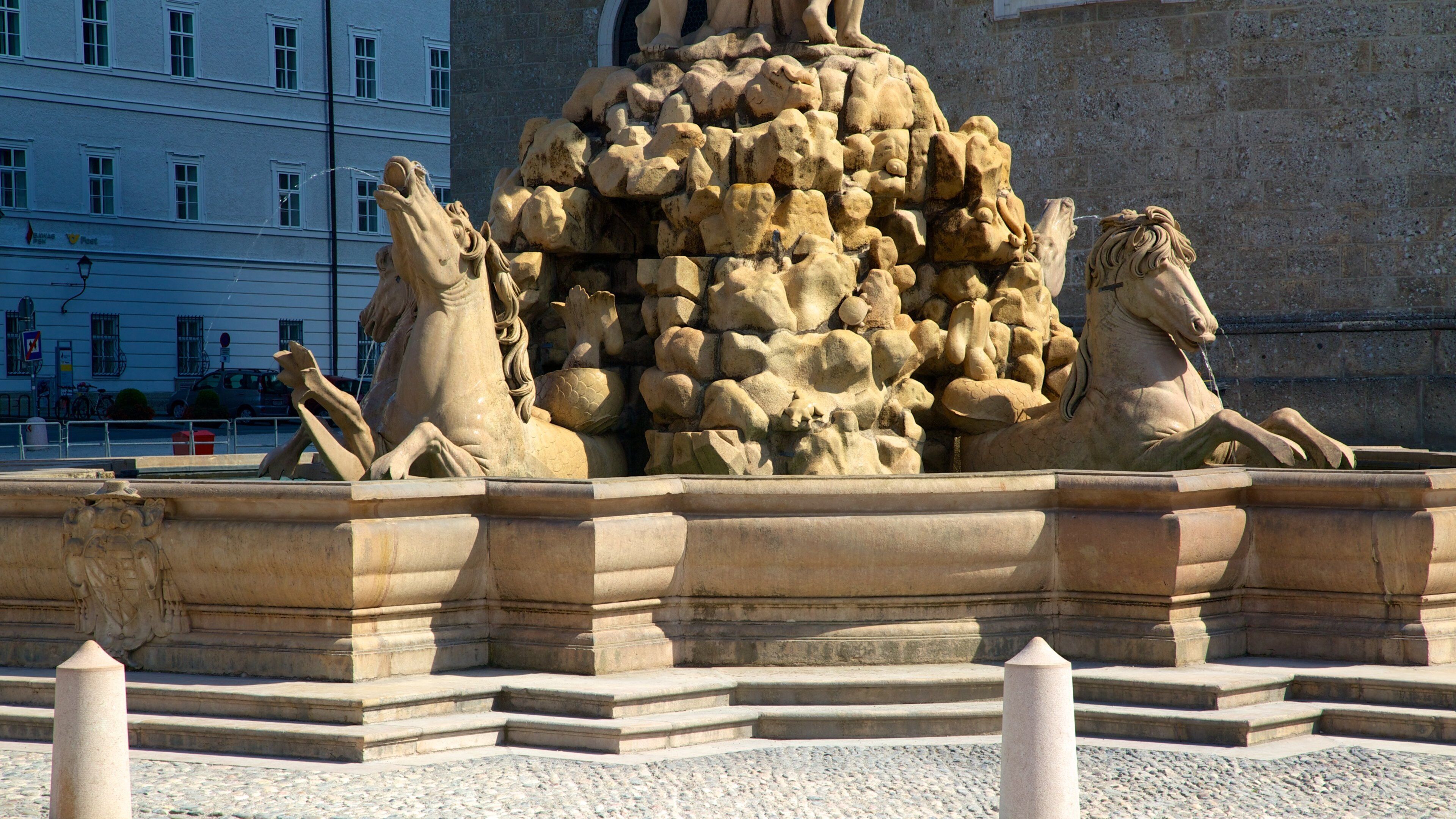 Residenzplatz som visar utomhuskonst, en stad och ett torg