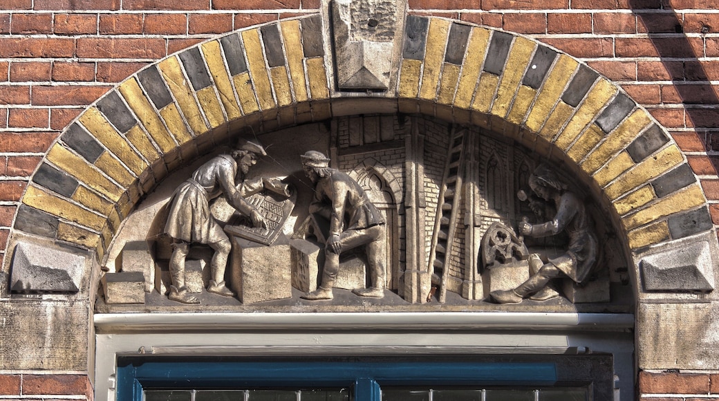 Timpaan in Den Bosch