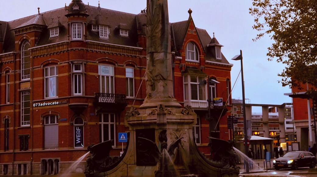 Statue of the Dragon or #Golden Dragon of Den Bosch!
This statue has been built as a memorial for twins whom died of age 17. This design was the chosen one among many others as a contest winner. This #Golden dragon sits on the top of a fountain consists of other smaller dragons. It is located near the central station in Den Bosch, Netherlands.
#lifeatexpedia #golden #dragon