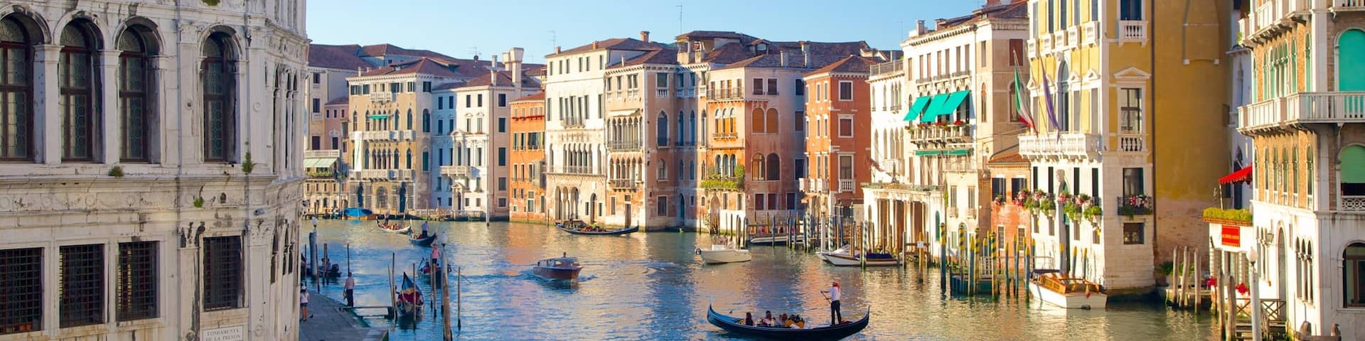 Venise et environs mettant en vedette rivière ou ruisseau et patrimoine architectural