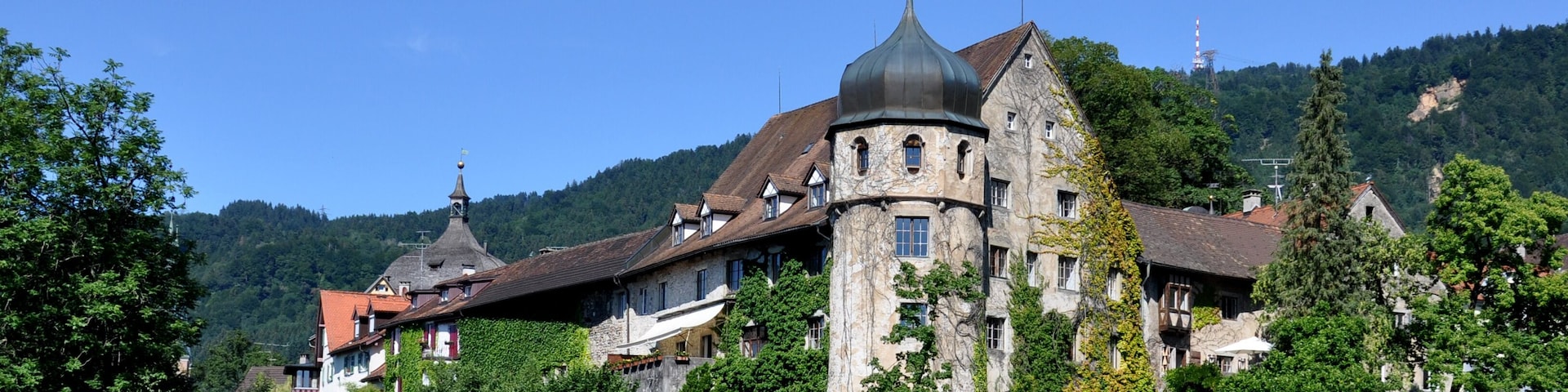 Bregenz, Blick zum Deuringschlössle This media shows the protected monument with the number 21701 in Austria. (commons, de, wikidata)