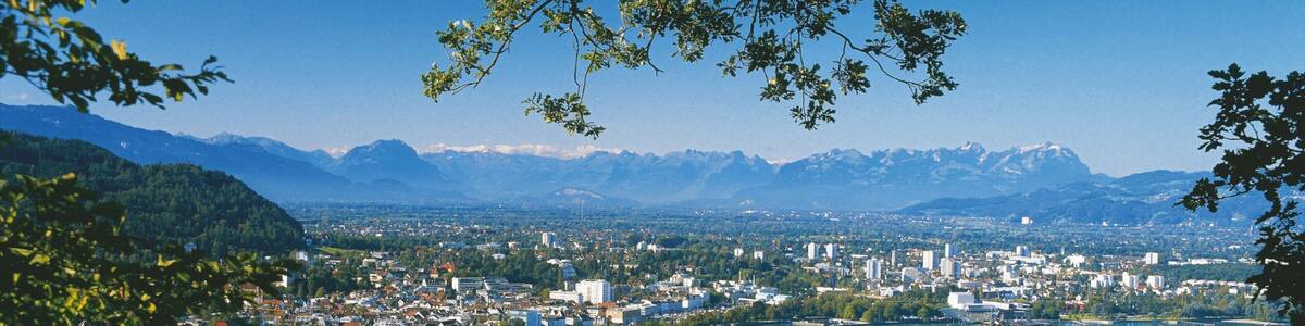 Bregenz montrant vues littorales, lac ou étang et ville côtière