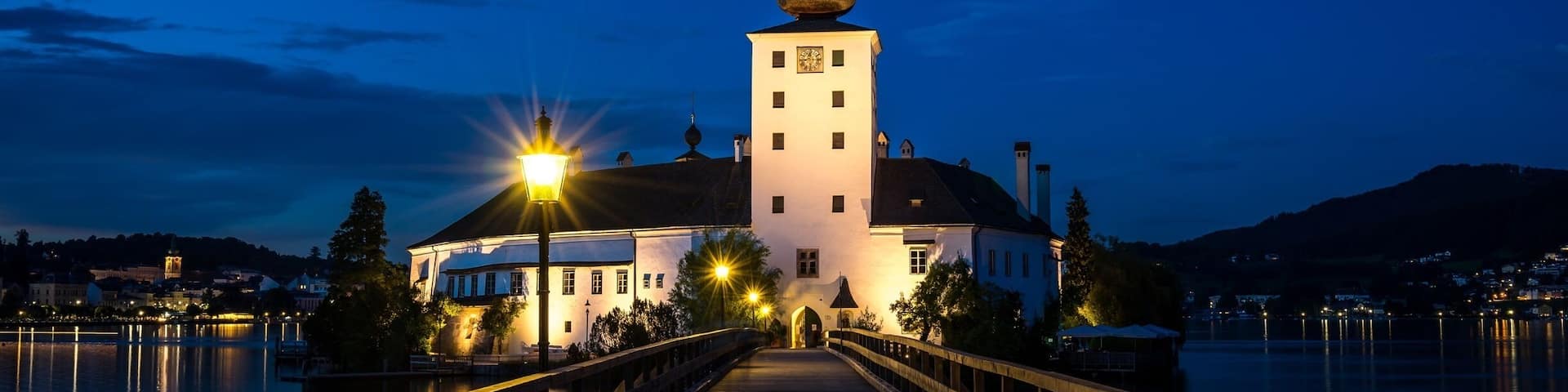 Blue Hour Shot of Schloss Orth, Gmunden. #austria #gmunden #schlossorth #travel #sightseeing #bluehour #sonya7ii #BvSBlue