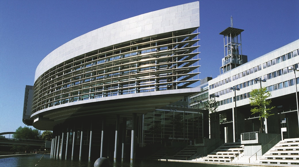 Sankt Pölten mostrando arquitectura moderna