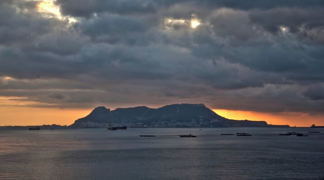 Amanecer, bahia de Algeciras, Gibraltar