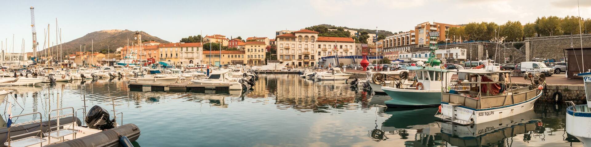 Panorama de la ville de Port Vendres dans les Pyrénées orientales (France)