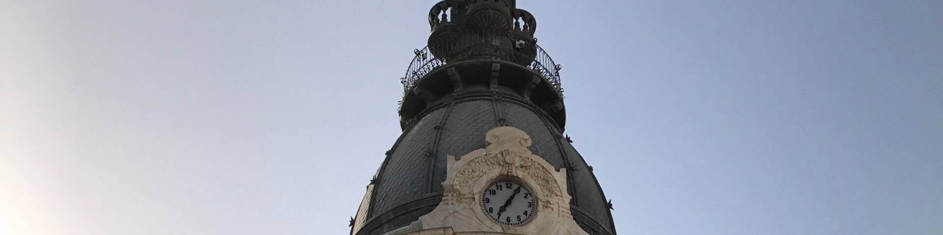 Just opposite the harbour in Cartagena.... the beautiful city hall, surrounded by smoothly polished streets and authentic buildings.... lovely for an evening stroll â€ïž