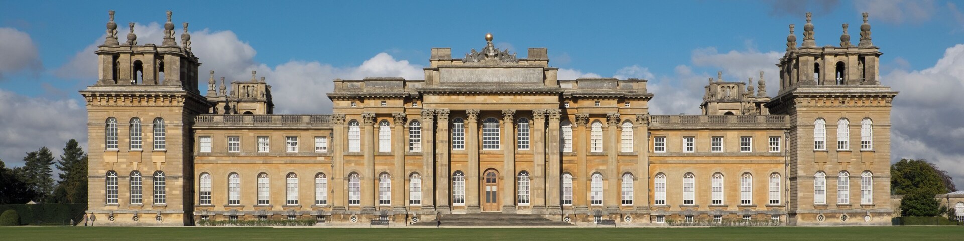 This place is a UNESCO World Heritage Site, listed as Blenheim Palace.