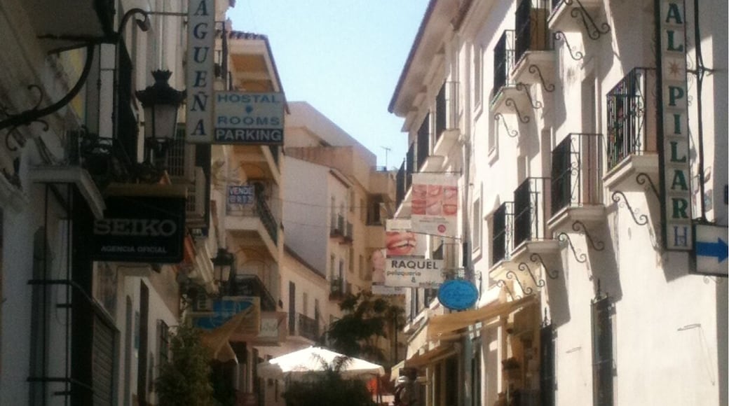 Nice bar near patio with fountains and free wifi.