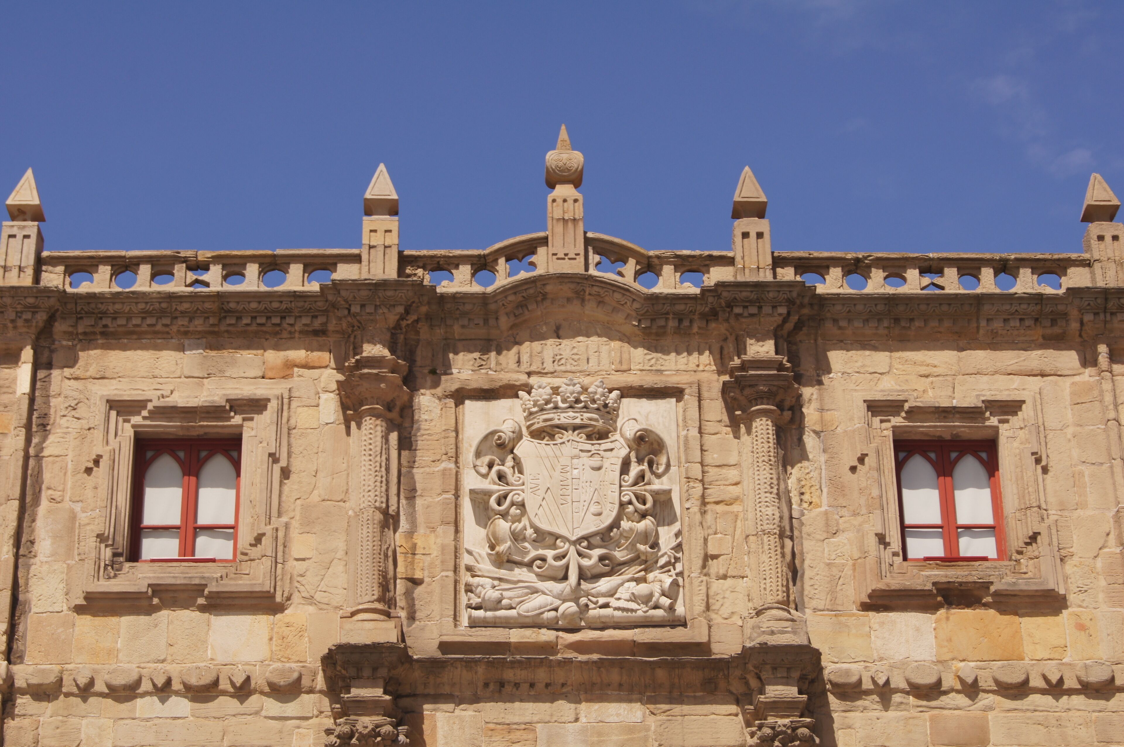 #Gigon #asturias

Gijón é a maior cidade das Asturias. Fica situada no Golfo de Biscaia a cerca de 20Km da capital das Astúrias, Oviedo. Uma das escalas de um cruzeiro entre Lisboa e Oslo era a cidade de Gijón.  Tive assim a oportunidade de conhecer a pé grande parte desta cidade de pouco mais de 250 mil habitantes. Concentrei a minha caminhada pela área do Cerro Santa Catalina e todo o seu entorno. Uma bela surpresa.

Gijón is the largest city in Asturias. It is located in the Bay of Biscay, about 20km from the Asturian capital of Oviedo. One of the stopovers of a cruise between Lisbon and Oslo was the city of Gijón. I had the opportunity to visit a large part of this city with a little more than 250 thousand inhabitants. I concentrated my walk in the Cerro Santa Catalina area and all its surroundings. A beautiful surprise.
