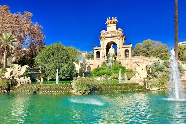 I definitely recommend the Barcelona Bike tour to truly see Barcelona for its outer beautyâ€