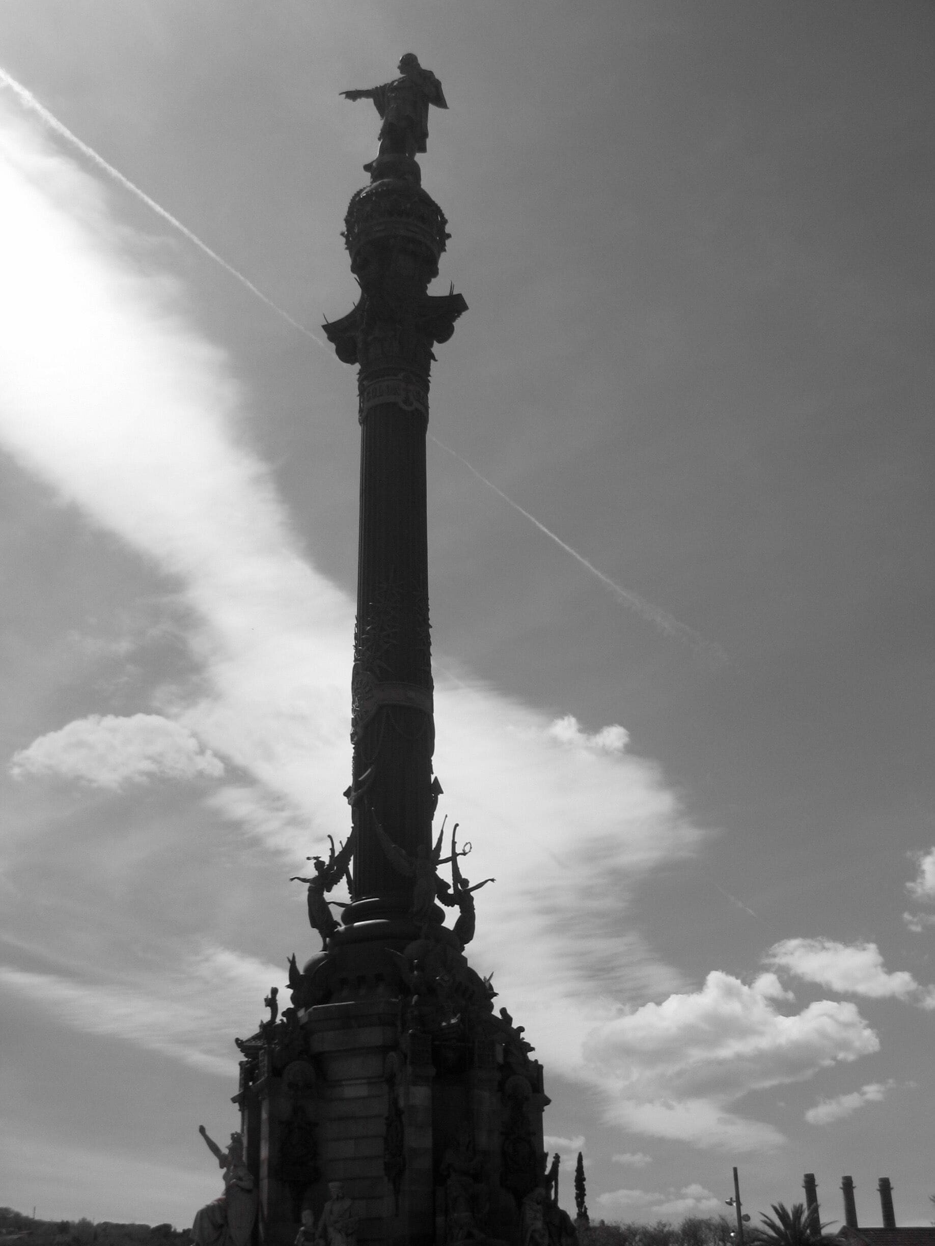 The monument of Christopher Columbus was constructed at the site where Christopher Columbus first returned to Spain after his most famous voyage to the Americas. The sculptor Rafael Atche was supposed to depict Columbus pointing towards the New World, instead he is in fact pointing west towards his home in Genoa.  The word "Tierra" (land) is inscribed. 