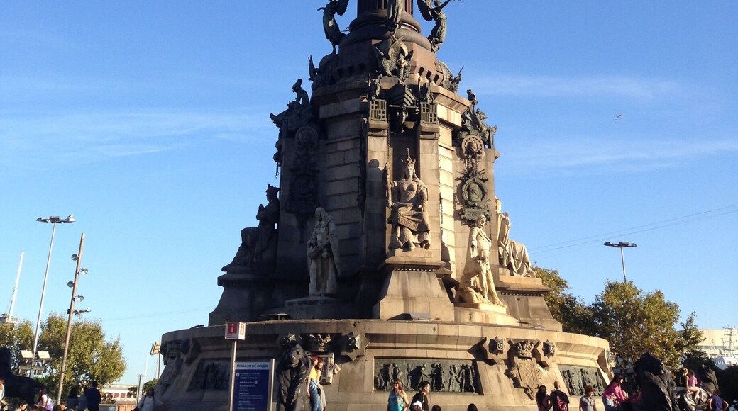 The lift inside the tower will take you up 60 metres above the ground. It was meant to be a tribute to Christopher Columbus. You'll find it at the end of La Rambla, where it's been since 1888.