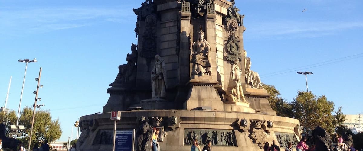 The lift inside the tower will take you up 60 metres above the ground. It was meant to be a tribute to Christopher Columbus. You'll find it at the end of La Rambla, where it's been since 1888.