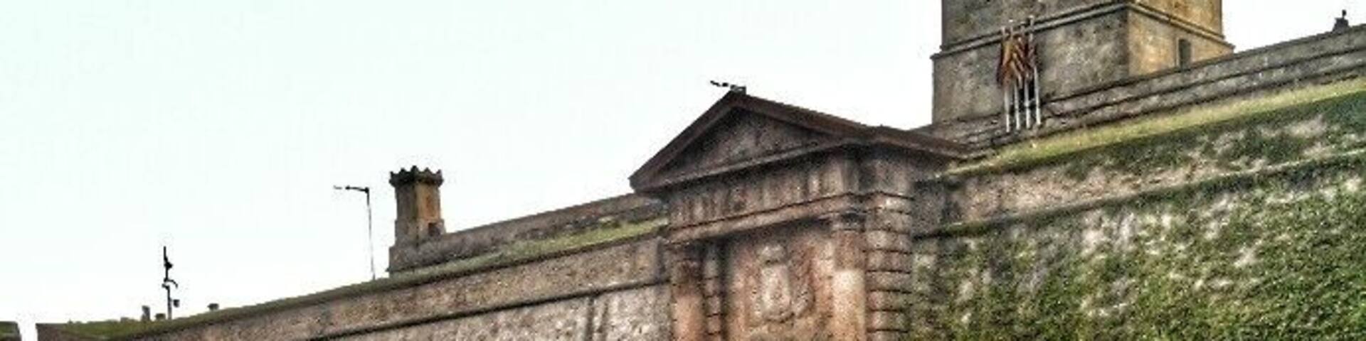 Montjuic Castle is an old military fortress that has played an important role in the history of the city of Barcelona. It is located on the mountain of Montjuic.