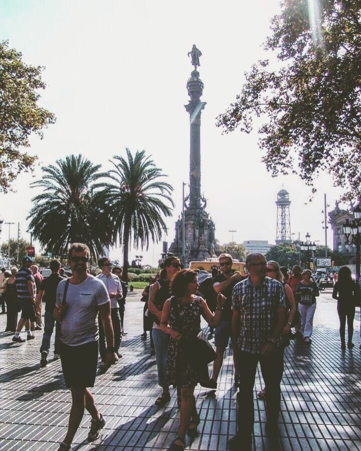 There are no photos that can explain how you feel when you're in Barcelona.
Everything is simple.
No thoughts, no worries...
You just have to enjoy the sea , the sun, tapas, paella, cerveza, spanish friends and nothing more.
You just have to make your best memories.
Barcelona and Catalans people makes me feel like at home. 
Totally in love! ❤️
Miss all this so much. 