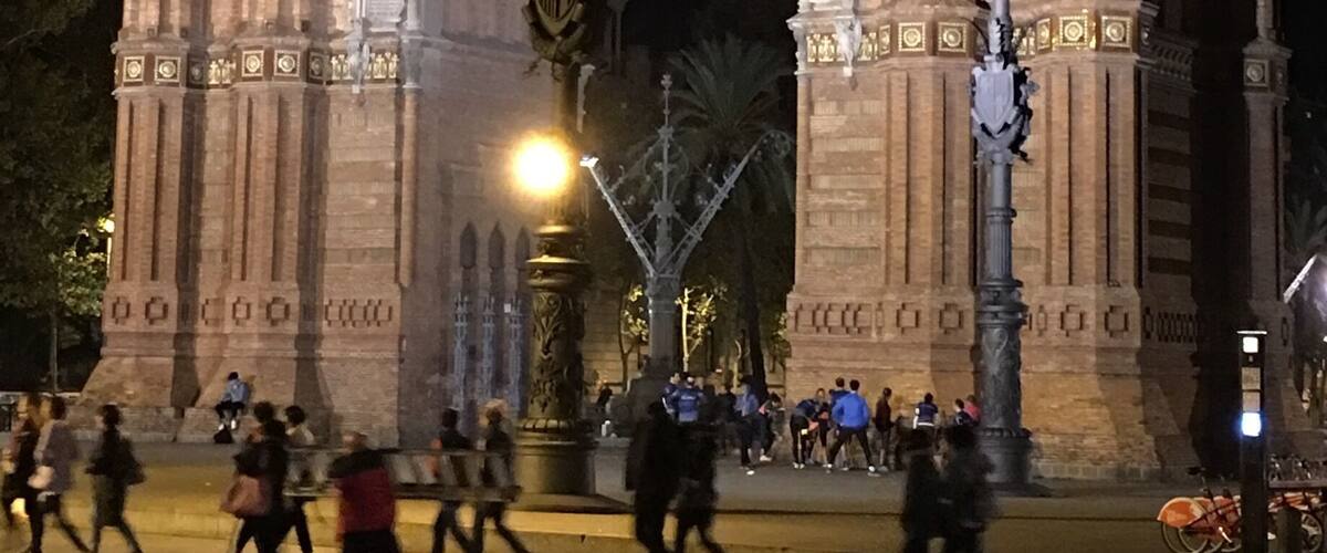 One of the iconic landmarks, Arc De Triomf was gateway of the modern Barcelona in late 19th century. Situated in the center of the city center, the arch is right outside the metro station. Las Ramblas is a 10 minute walk from here and the surroundings are vibrant. We loved Barcelona 🇪🇸