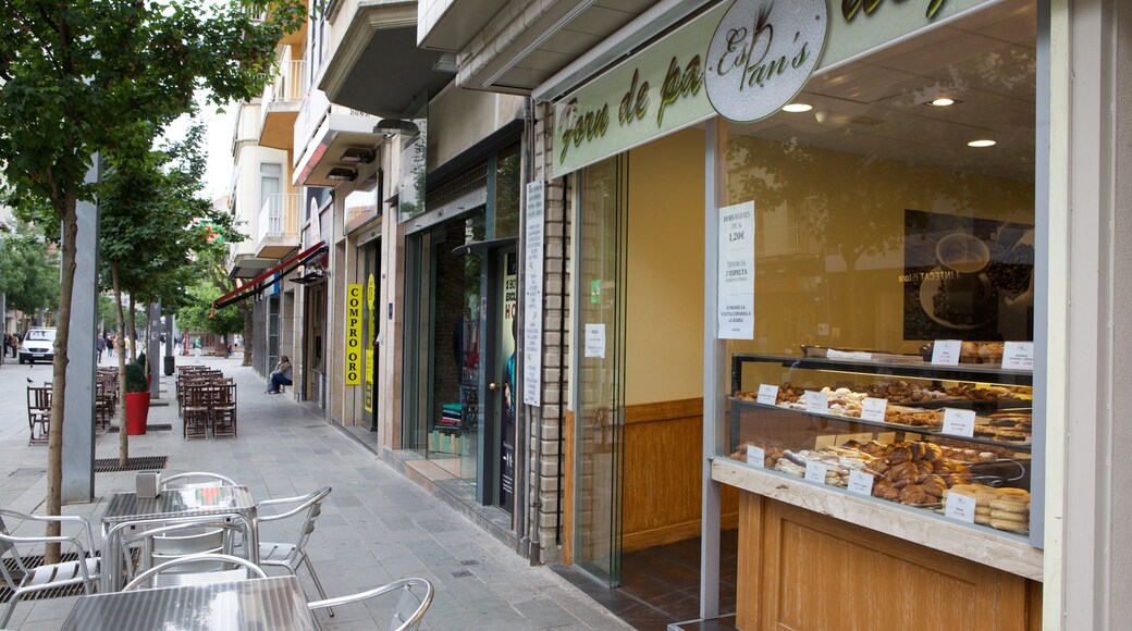 Granollers ofreciendo comida y escenas urbanas