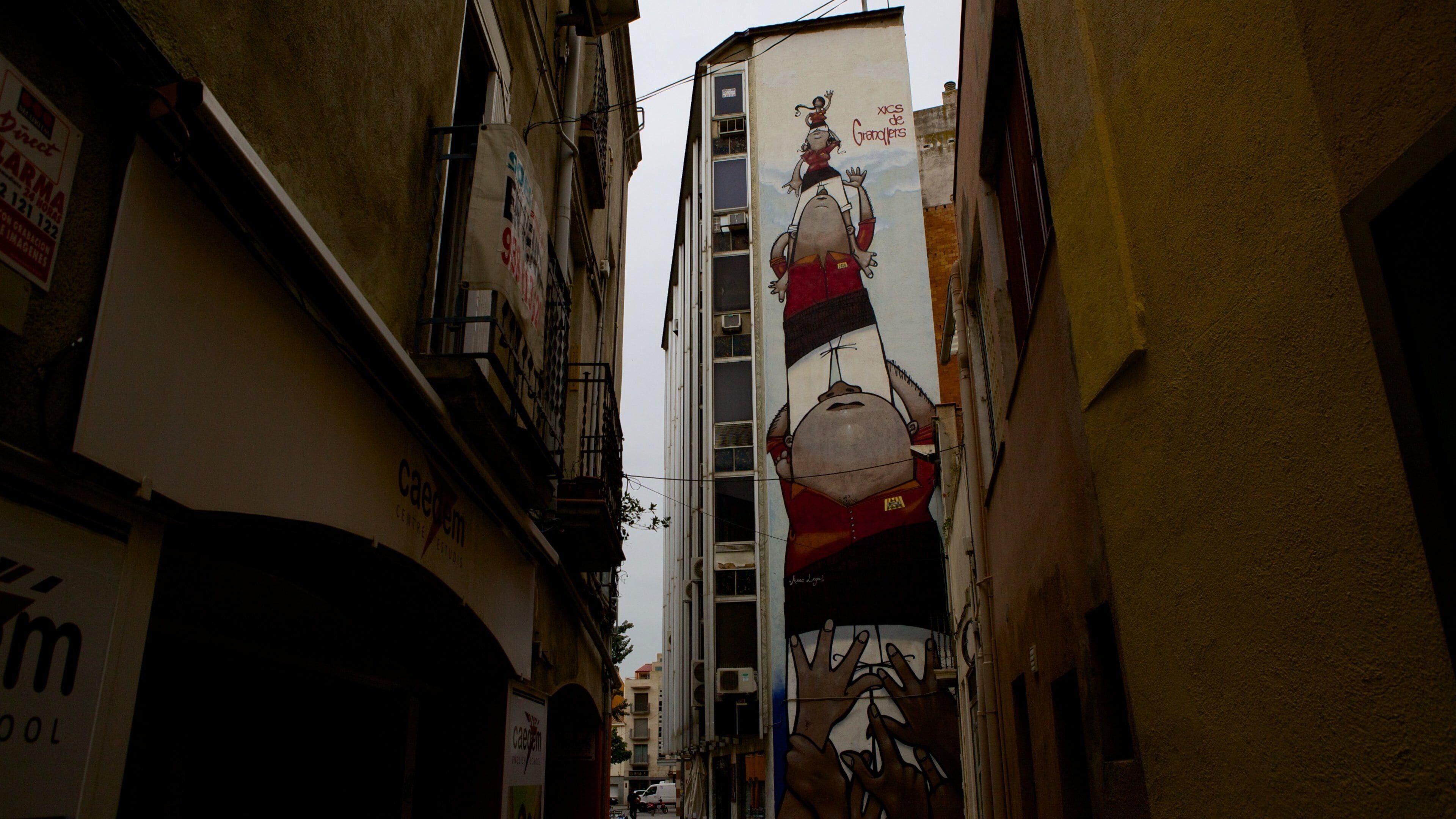 Granollers mostrando escenas urbanas y arte al aire libre