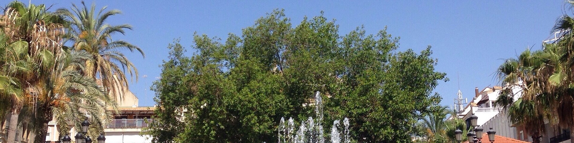 A great little plaza to relax, eat, drink and people watch!
