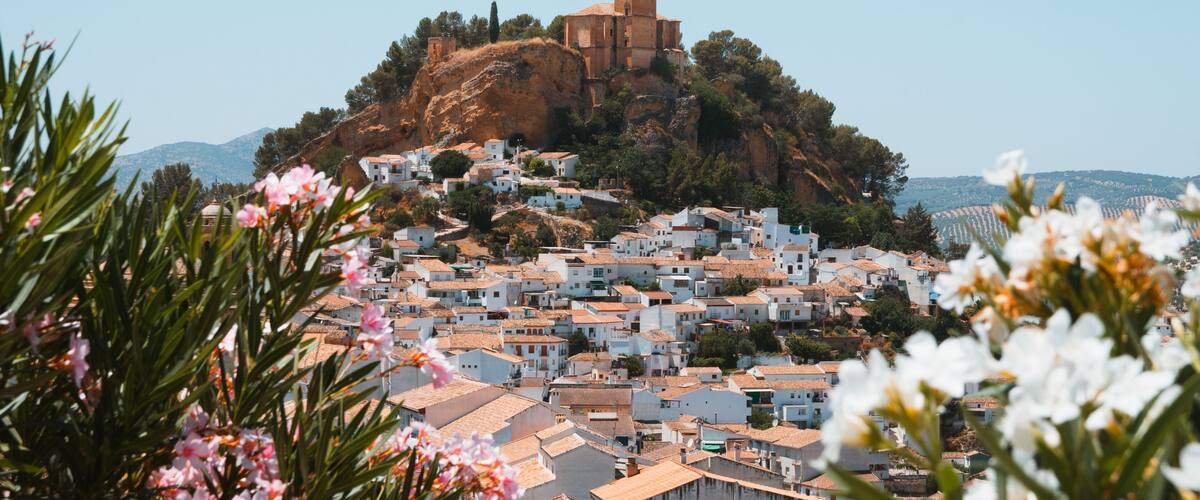 Vistas del pueblo Monte Frío, situado en la parte septentrional de la comarca de Loja. Granada, Andalucía, España