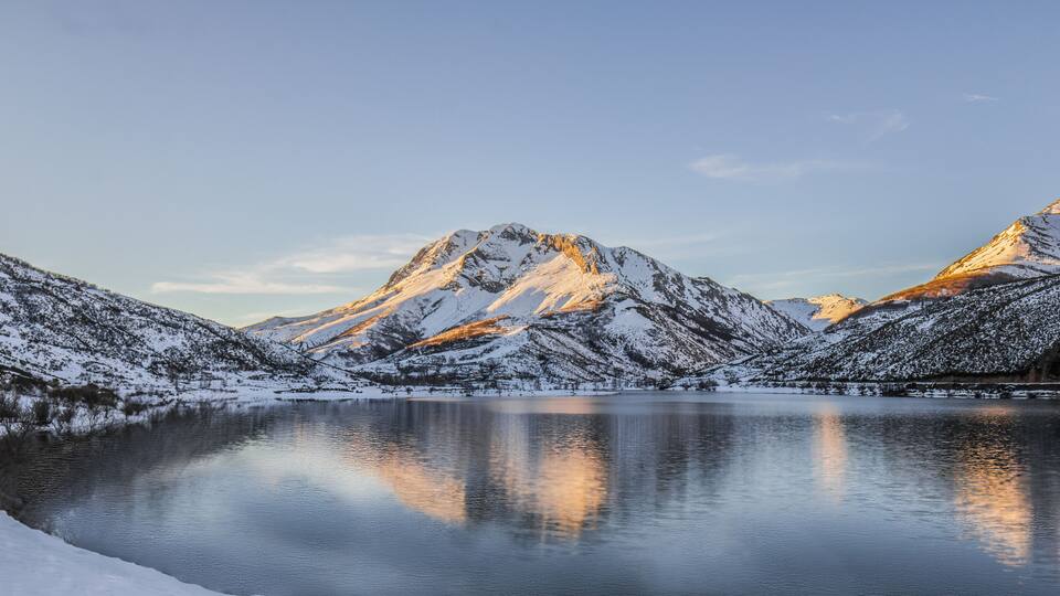 Road to the mountain