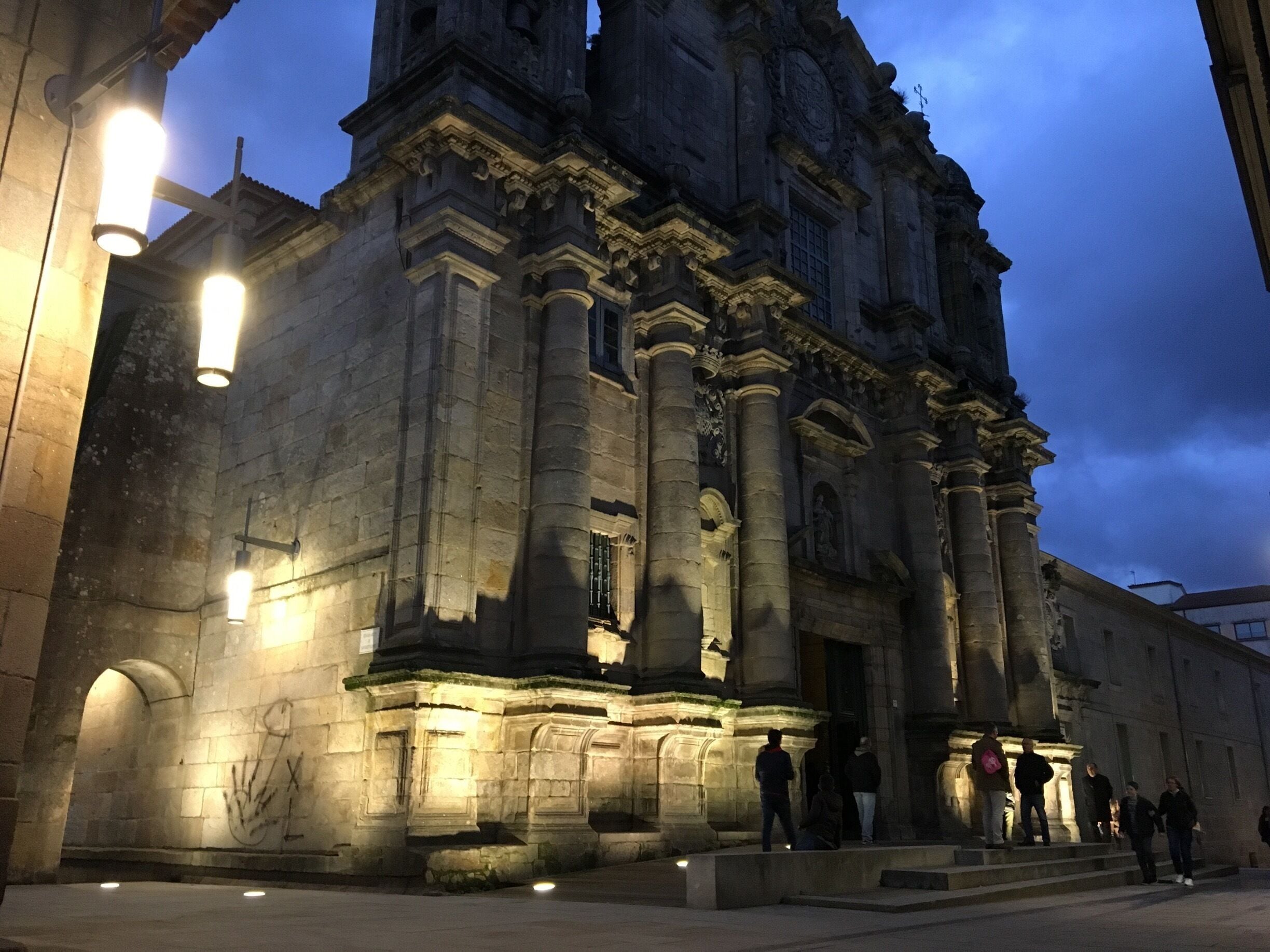 Igreja jesuíta datada de 1694 e 1714, de estilo barroco com influência da cultura romana. Jesuit church dating from 1694 and 1714, of Baroque style with influence of the Roman culture.