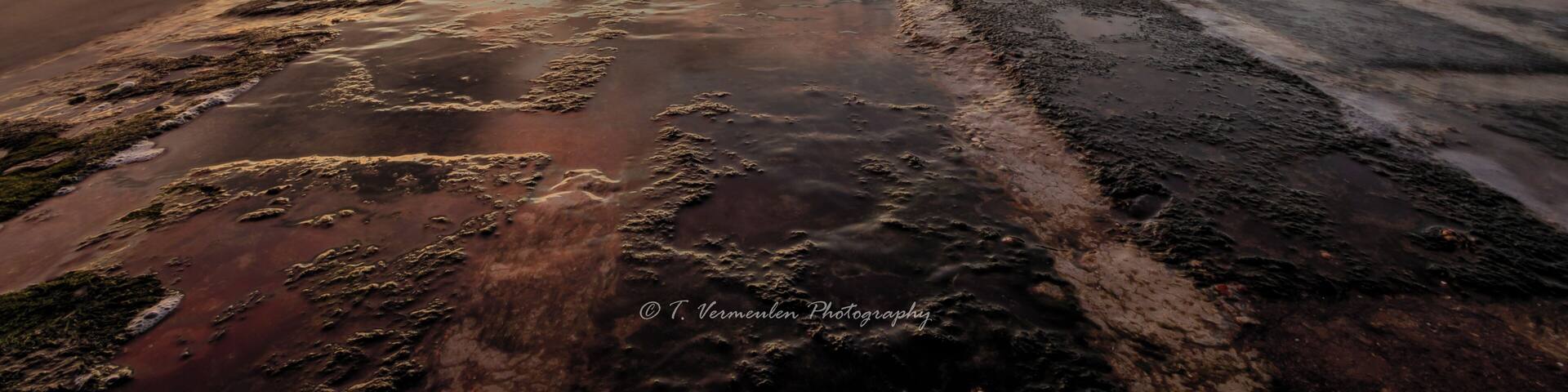 Golden hour at the Belgian coast can be so beautiful. This time with a view on the famous Pier of Blankenberge!