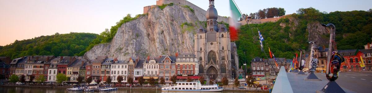 Dinant das einen Küstenort, Fluss oder Bach und religiöse Aspekte