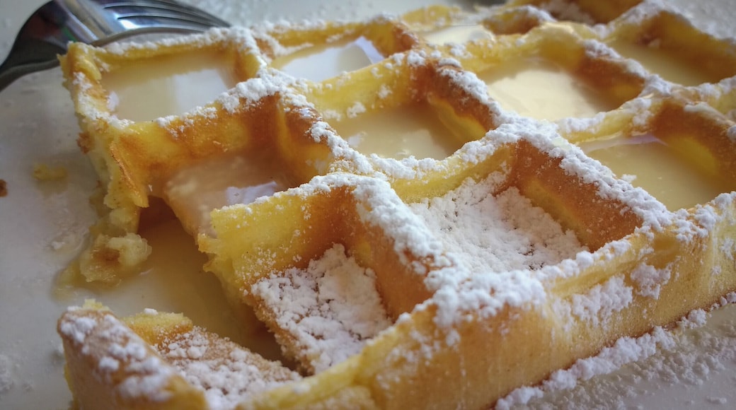 Extraordinary desserts and beer. Pictured: salty caramel waffles, #delicious! P.S. The proximity to the Meuse is intoxicating in terms of positive energy and many cubic meters of turquoise.