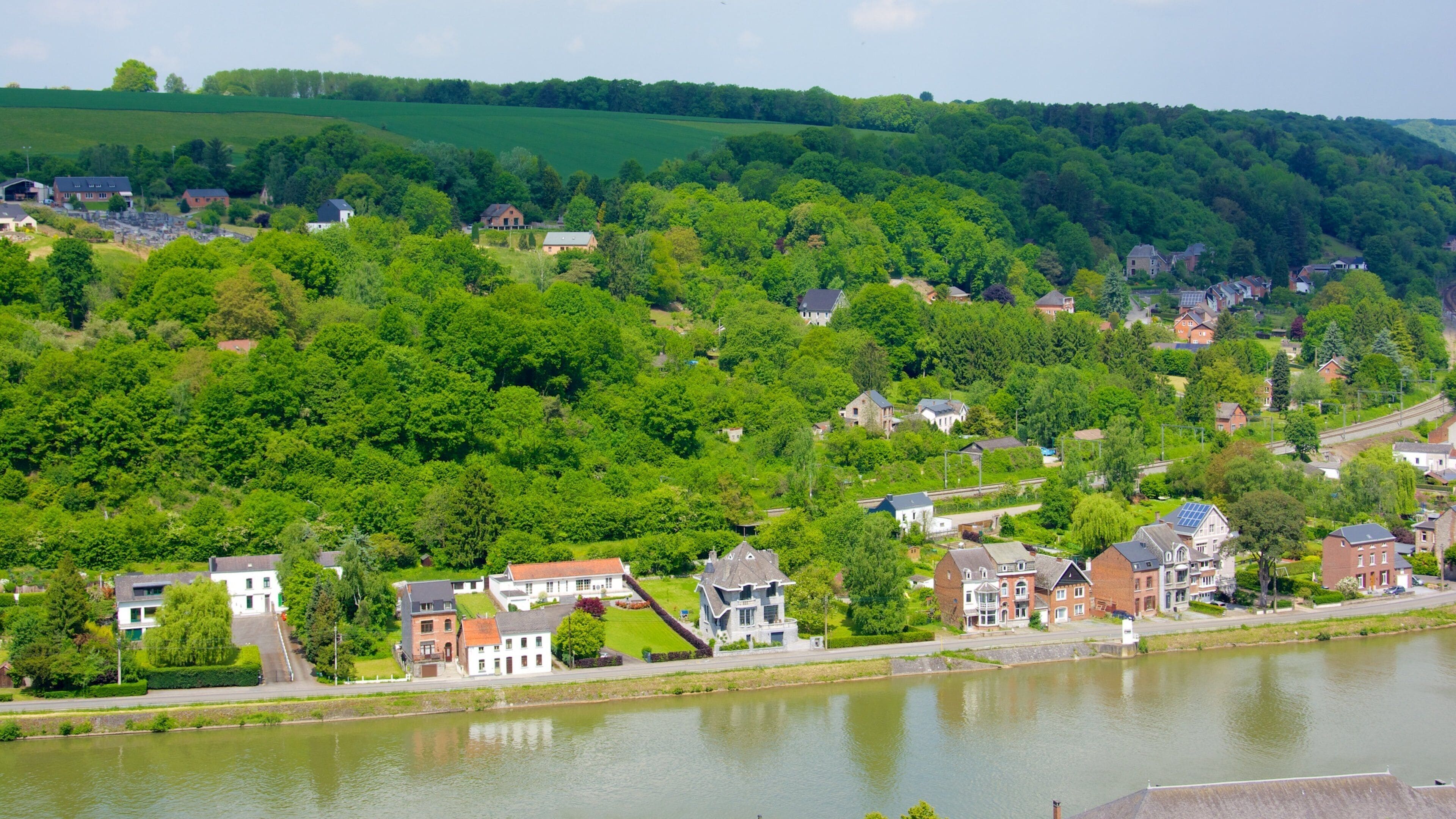 <h2>Los lugares mejor calificados para hospedarse cerca de la playa en Dinant</h2> 