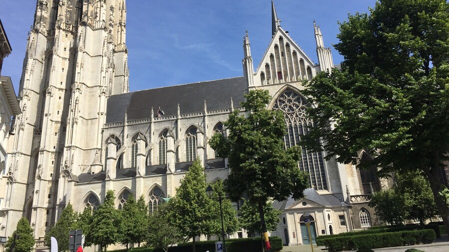 Dominating the horizon of Mechelen with its 98 metres, the 15th century Sint-Romboutstoren has a funny story. In the 1600s, a drunk local thought the tower was on fire. He alarmed the whole city and the people pulled up lots and lots of buckets of water, up all 538 steps, to extinguish the flames... Until it suddenly disappeared. It was a misty day, and when the moon slipped through the haze, the people realized there never really was a fire.. They were actually trying to extinguish the moon. That is why the people of Mechelen are still called the Moon Extinguishers today!