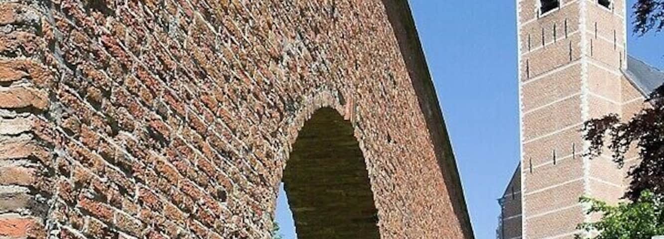 HIdden garden near Bruul