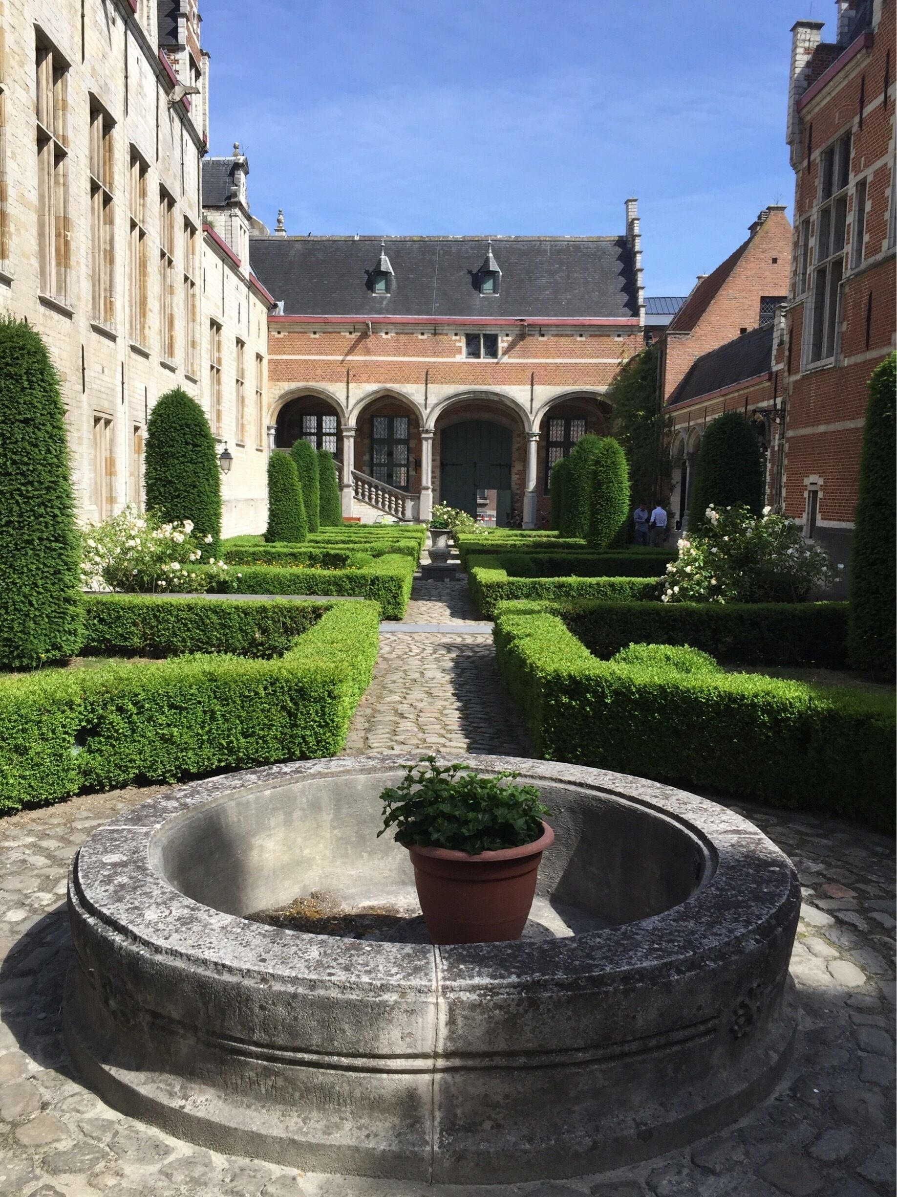 The Palace of Margaretha of Austria is now the Justice Court of Mechelen. The gardens are open for visitors.