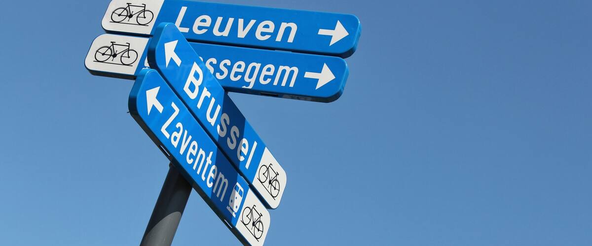 belgischer Wegweiser für Radfahrer