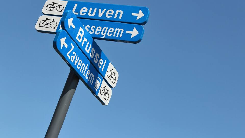 belgischer Wegweiser für Radfahrer