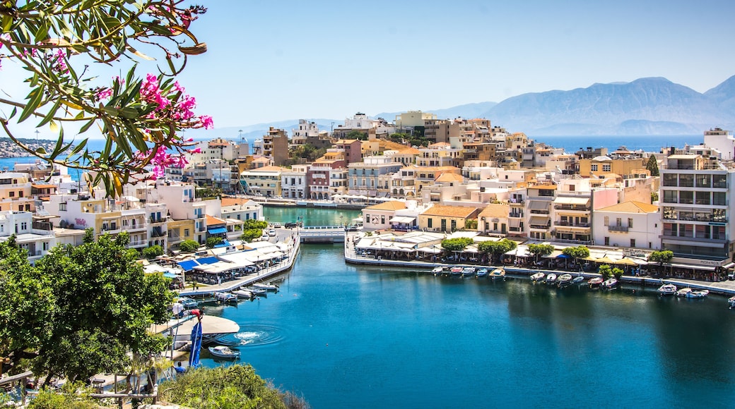 アギオス ニコラオス