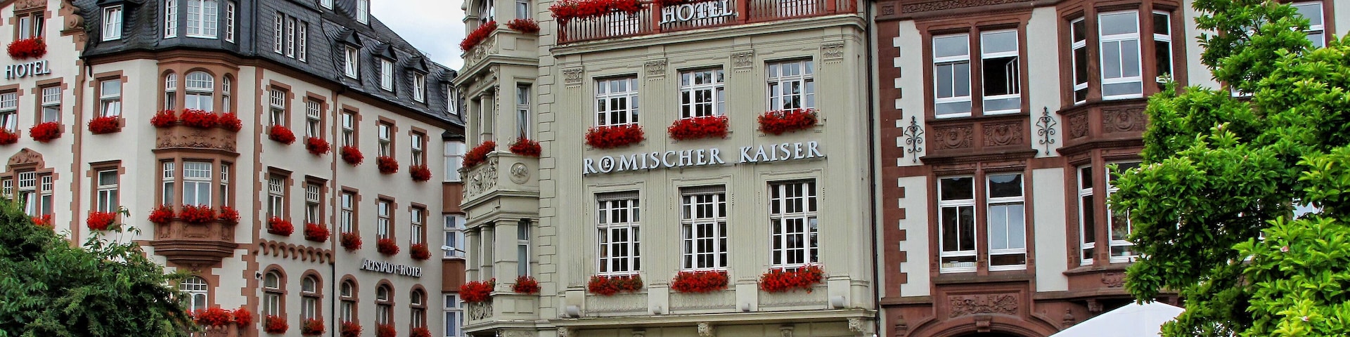 Roemischer Kaiser Hotel