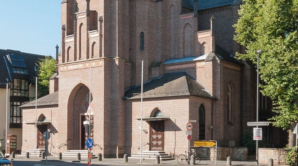 Katholische Pfarrkirche St. Lambertus (neugotisch), Baujahr: 1869–72, Troisdorf-Bergheim