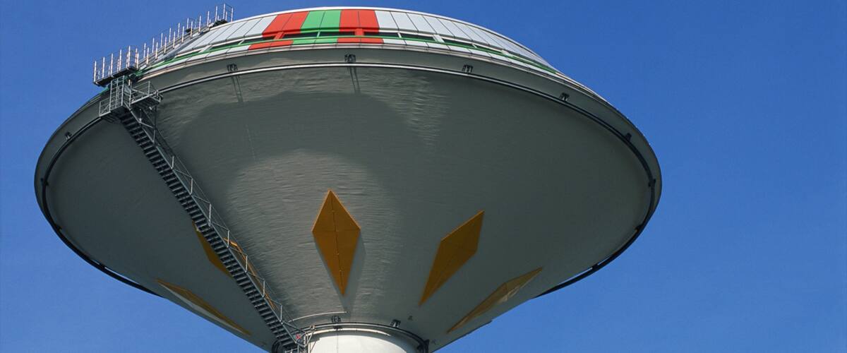 Leverkusen which includes modern architecture