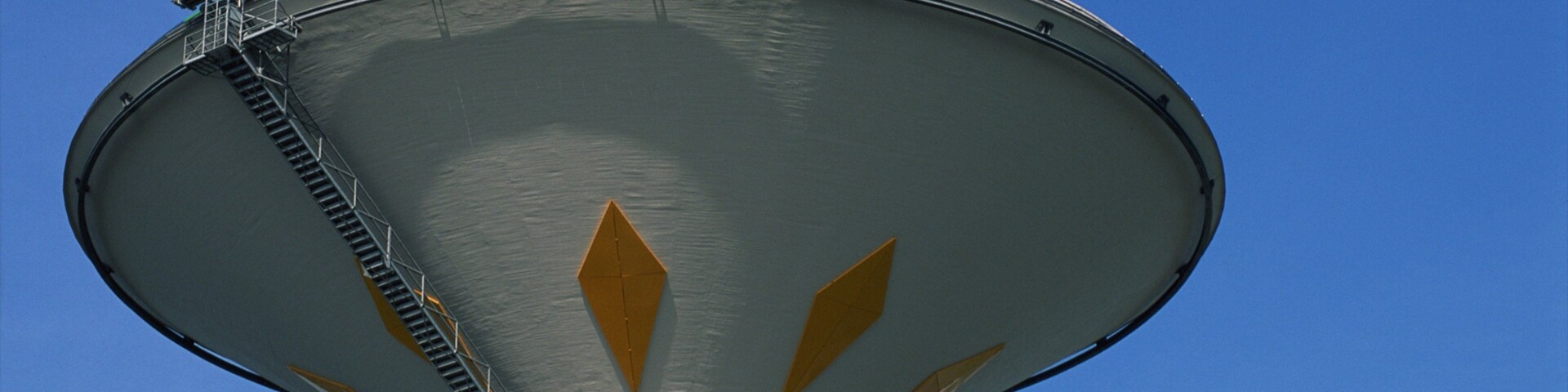 萊沃庫森 其中包括 現代建築