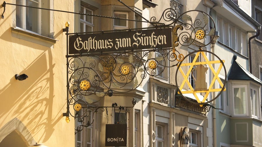 Lindau which includes signage
