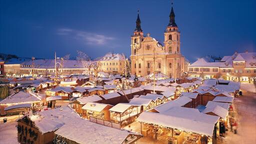 Ludwigsburg som viser historisk arkitektur, marked og by