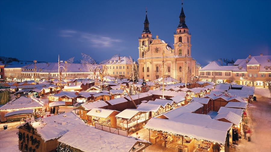 Ludwigsburg showing a square or plaza, heritage architecture and snow