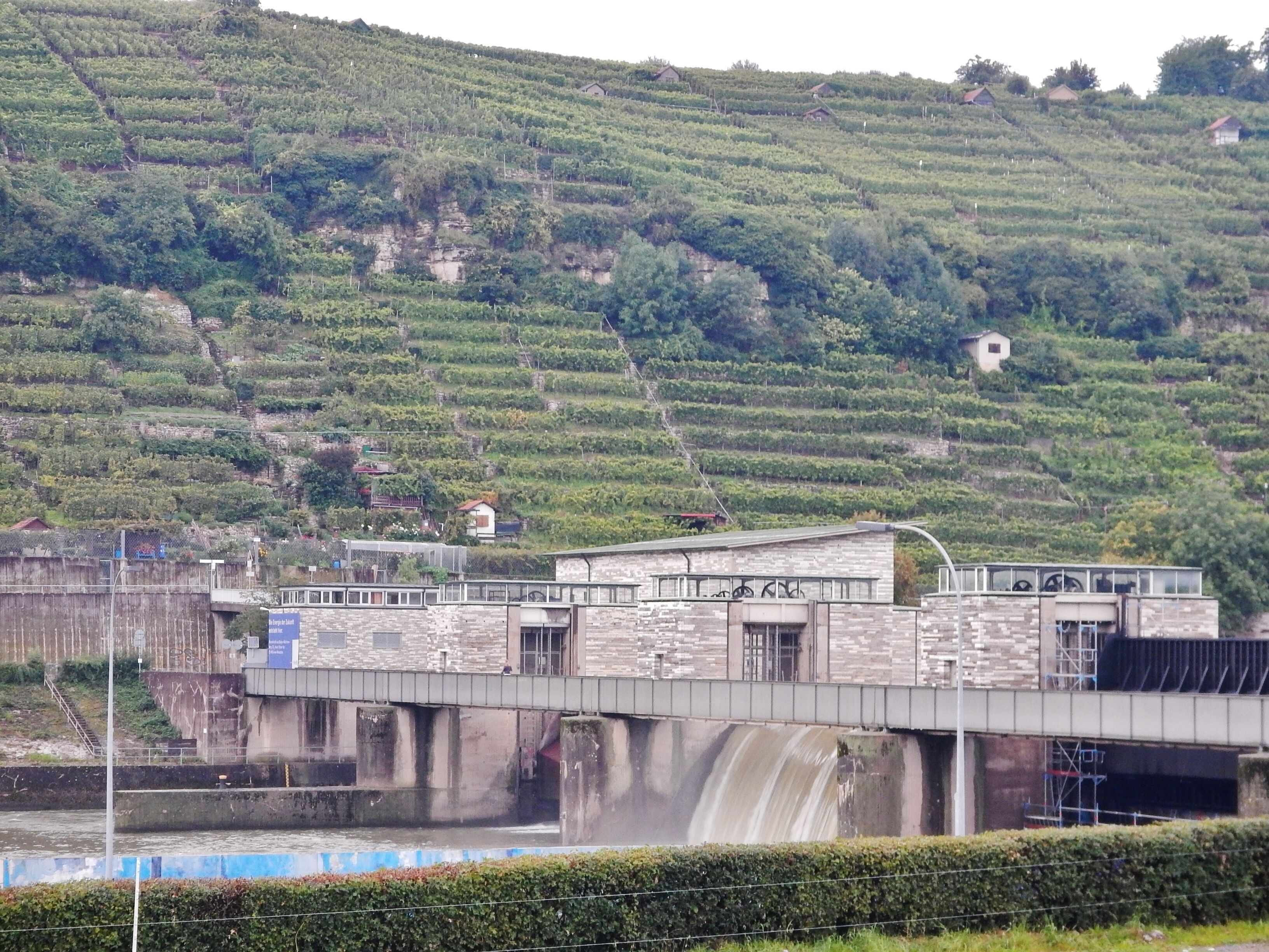 Beim 366 km langen Neckartalradweg: Staustufe Poppenweiler