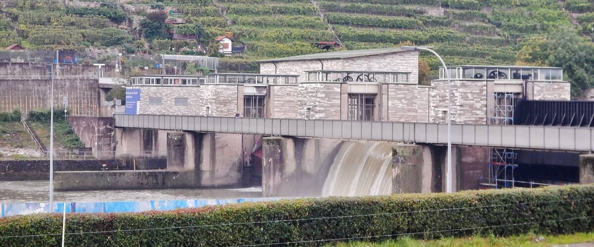 Beim 366 km langen Neckartalradweg: Staustufe Poppenweiler
