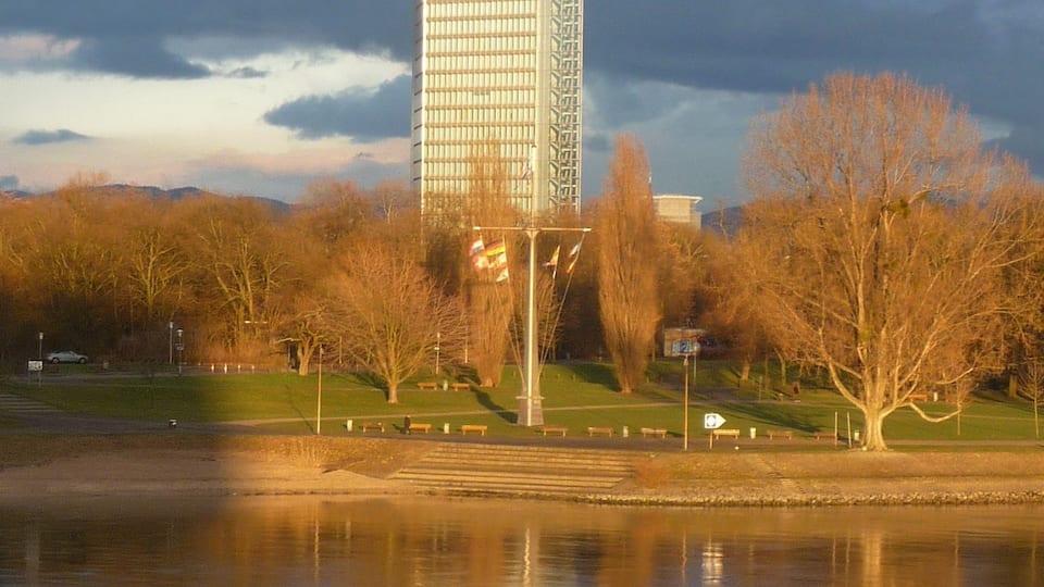 Victoria-Hochhaus vom Dach des Ostasieninstituts aus