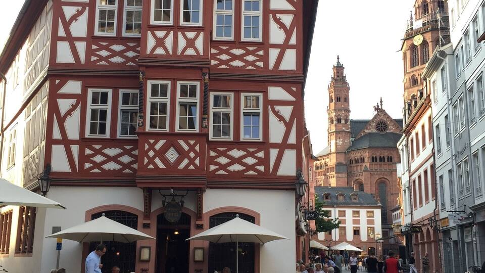 Nice street to eat good italian food.