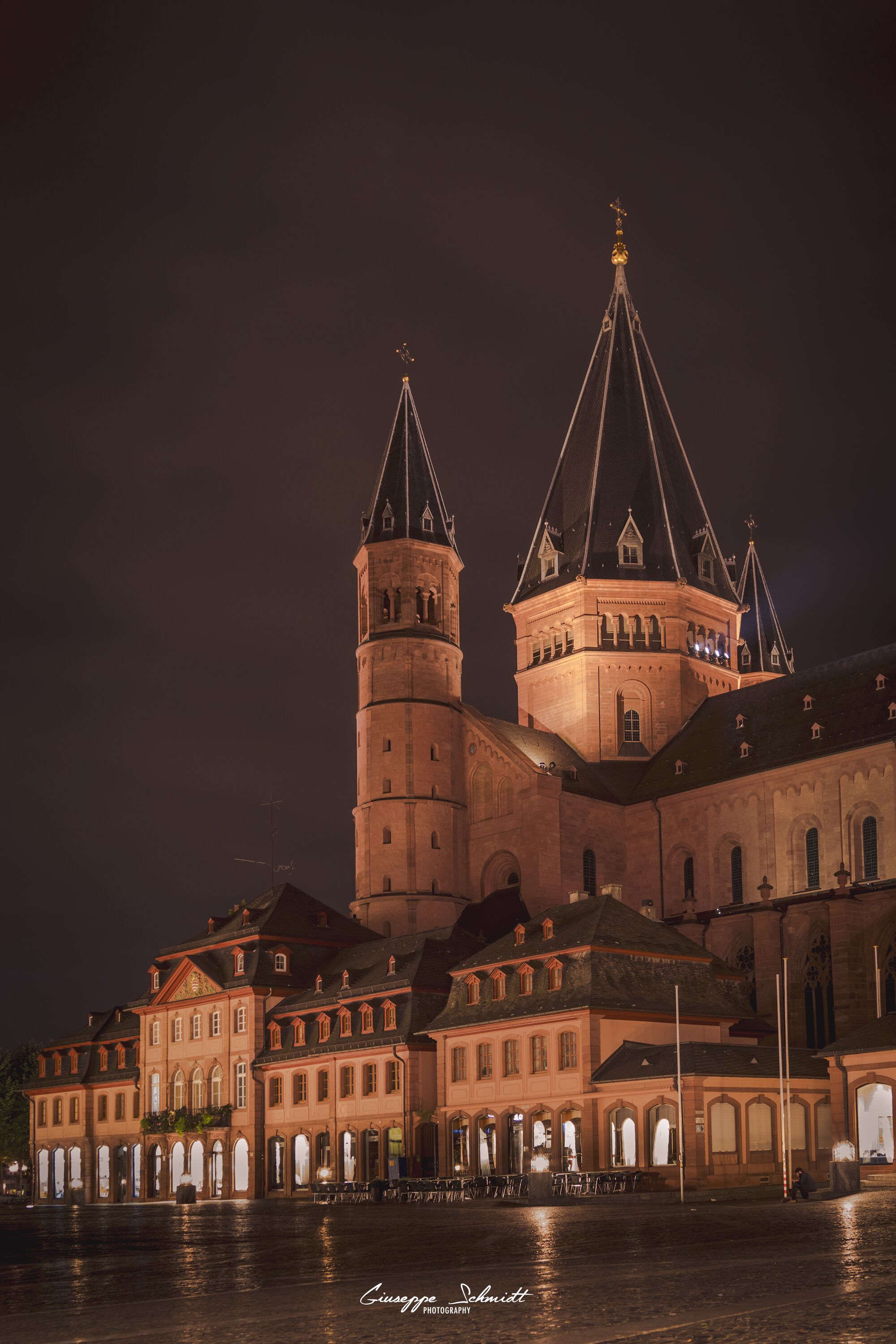 Cathedral of Mainz by night.